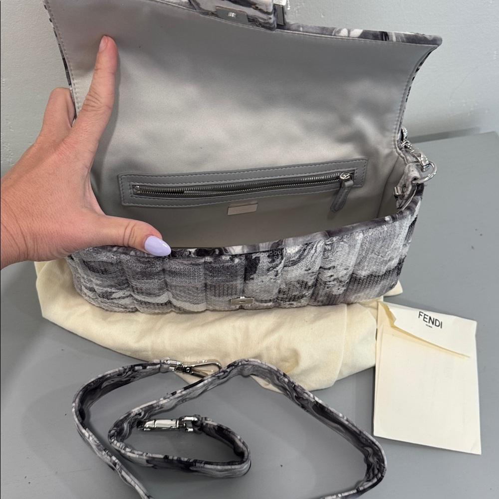 🦄 RARE Fendi Marble custom sequin Baguette Shoulder Bag - Picture 8 of 9